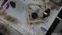 Sementara Suunto 7 adalah jam tangan yang menggabungkan pengalaman olahraga yang fleksibel dan peta luar ruang offline gratis dengan fitur jam tangan pintar dari Wear OS by Google ™.
