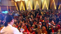 Ini momen ratusan emak-emak saat hadiri demo memasak di Hotel Ciputra, Jakarta Barat.
