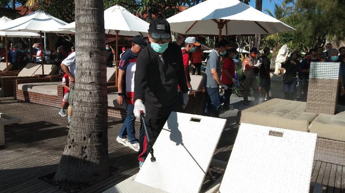 Perangi Corona, Pemprov Bali Lakukan Penyemprotan Massal