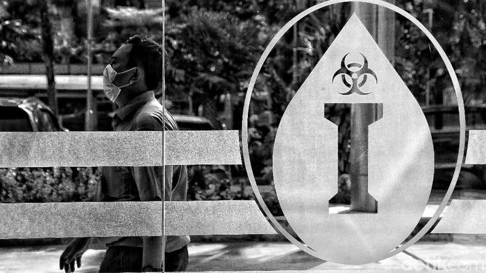 WHO menyatakan virus corona COVID-19 sebagai pandemi. Pasalnya virus corona telah menyebar ke ratusan negara di dunia, tak terkecuali Indonesia.