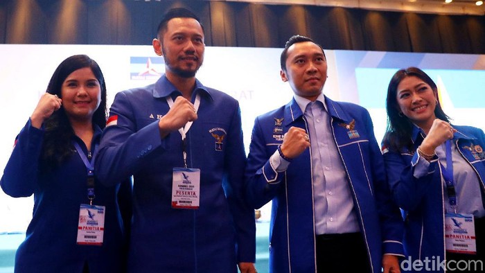 Agus Harimurti Yudhoyono (AHY) resmi menjadi Ketum Partai Demokrat 2020-2025. Ia menggantikan ayah kandungnya, Susilo Bambang Yudhoyono (SBY).
