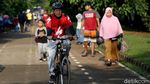 Melihat Aktivitas Warga Berolahraga di Kanal Banjir Timur