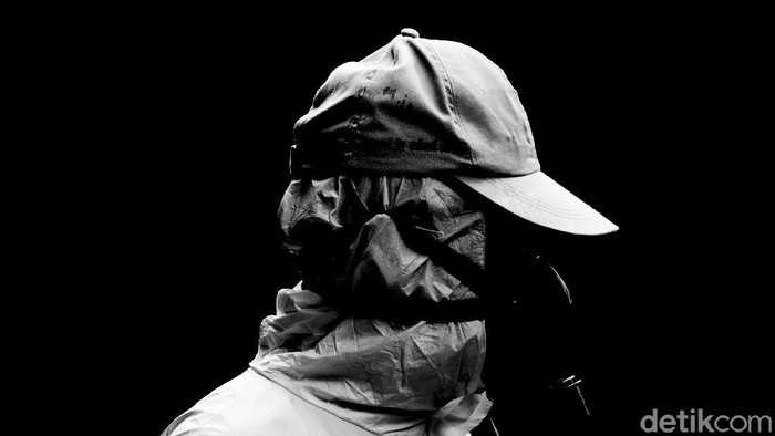Akivitas Warga Jakarta di Tengah Wabah Corona WHO menyatakan virus corona COVID-19 sebagai pandemi. Pasalnya virus corona telah menyebar ke ratusan negara di dunia, tak terkecuali Indonesia.