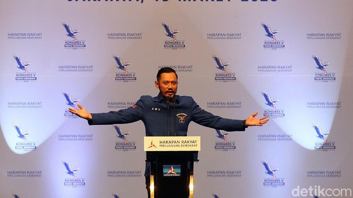 Agus Harimurti Yudhoyono (AHY) resmi menjadi Ketum Partai Demokrat 2020-2025. Ia menggantikan ayah kandungnya, Susilo Bambang Yudhoyono (SBY).