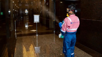 Kantor Pusat Bank BRI juga Disemprot Disinfektan