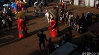 Kawasan Kanal Banjir Timur jadi salah satu area yang kerap didatangi oleh warga di akhir pekan. Tak hanya untuk berolahraga tetapi juga sekadar mengisi waktu di akhir pekan bersama keluarga.