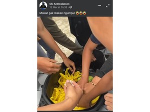Viral Aksi Makan di Bagasi Skutik, Buat Apa Sih?