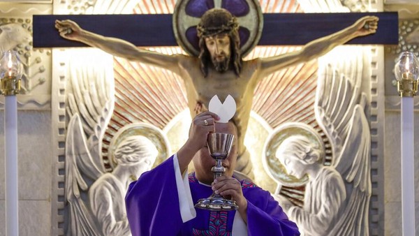 Antisipasi Corona, Gereja di Filipina Terapkan Ibadah Online
