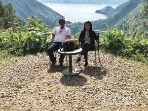 Kemping Mewah Berlatar Danau Toba