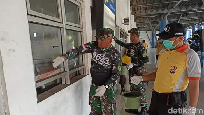 Pelabuhan Merak dibersihkan terkait Corona/M Iqbal-detikcom