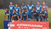 Tim Persib Bandung menjelang kick off pertandingan kontra PSS Sleman (Foto: Yudha Maulana/detikcom)