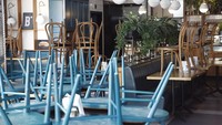 Penampakan salah satu restoran yang ditutup di kawasan pusat perbelanjaan di Hadera, Israel, pada Minggu (15/3/2020) waktu setempat. AP Photo/Ariel Schalit. Penampakan salah satu restoran yang ditutup di kawasan pusat perbelanjaan di Hadera, Israel, pada Minggu (15/3/2020) waktu setempat. AP Photo/Ariel Schalit.