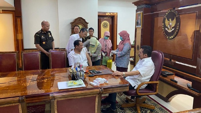 Vaksinasi influenza di Kejaksaan Agung