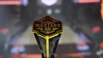 Trophy Free Fire Indonesia Masters (FFIM) 2020 Spring, FFIM merupakan kompetisi esports tingkat nasional yang diadakan Garena untuk mencari tim perwakilan Indonesia ke turnamen tingkat internasional. 
