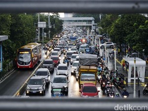 Ganjil-Genap Tak Berlaku, Polda Metro Siapkan Personel Atur Lalin di Jam Macet