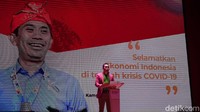 Dalam diskusi itu juga hadir Anggota DPR RI Komisi XI, Kamrussamad Inilah saat yang tepat untuk mengevaluasi kembali eksistensi OJK, ujarnya.
