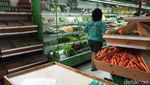 Penampakan Swalayan Diserbu Pembeli
