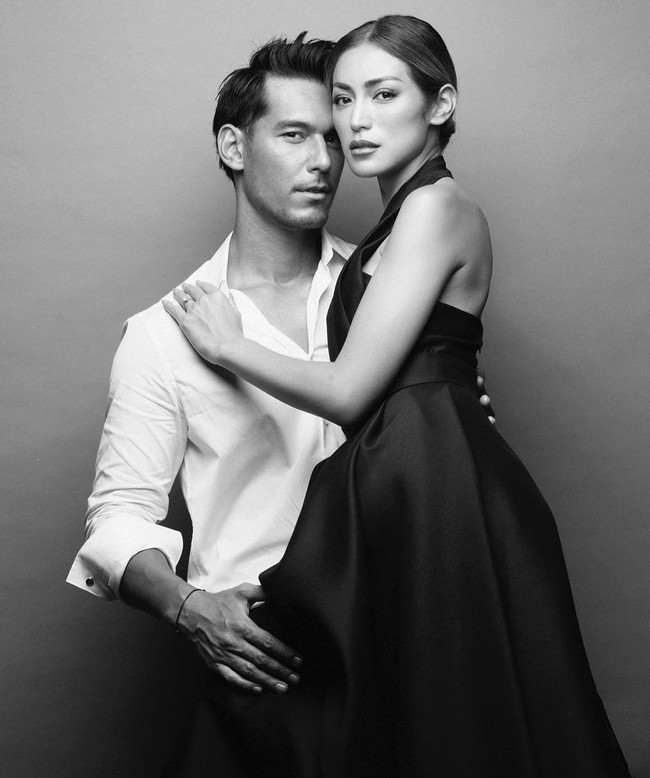 Kebahagiaan memang terus terlihat di wajah Jessica Iskandar dan Richard meski berbagai cobaan menerpa menjelang acara pernikahan. Sebelum penundaan pernikahan karena virus Corona ini, Jessica juga kena musibah di mana ayahnya, Hardi Iskandar, menjadi korban tabrak lari. Foto: Instagram @inijedar