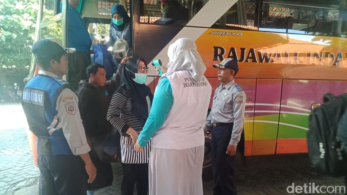 Penumpang Bus Dan KA Diskrining Cegah Corono