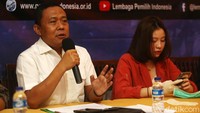 Sekjen Konfederasi Sarbumusi Eko Darwanto memberikan pemaparan dalam diskusi membahas RUU Omnibus Law Cipta Kerja.