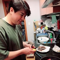 Sebelumnya Shindong Super Junior dikenal sebagai satu-satunya idol aktif yang bertubuh gemuk. Sejak dulu, pria yang juga MC dan penyiar itu pun sudah sering bergelut dengan berat badannya yang naik turun. Foto: Instagram @earlyboysd