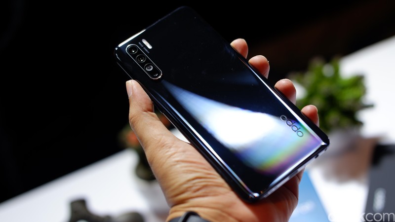 Oppo Reno3