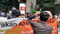 Demo ini merupakan aksi GAI yang ke 15 kalinya mendesak Kejaksaan Agung untuk kembali membuka kasus sarang walet, yang merupakan kasus dugaan penganiayaan yang menyeret Novel Baswedan saat menjadi Kasat Reskrim di Polres Bengkulu tahun 2004. Foto: dok. GAI