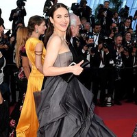 Olga Kurylenko adalah aktris Prancis kelahiran Ukraina yang bisa berbicara dalam tiga bahasa, yaitu Rusia, Inggris, dan Prancis. Selain itu, Olga juga mempelajari bahasa Turki untuk perannya di film The Water Diviner. Foto: Getty Images