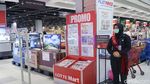 Masuk Mal, Pengunjung Dicek Suhu Tubuh