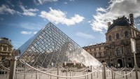 Prancis juga sudah memutuskan Lockdown sejak 14 Maret 2020. Hal itu diumumkan langsung oleh Perdana Menteri Edouard Philippe. Sekolah, toko-toko dan layanan hiburan seperti kafe dan bioskop juga diminta harus tutup. Foto: Getty Images/Veronique de Viguerie
