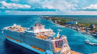 Kapal pesiar Symphony of the Seas dapat menampung lebih dari 9000 orang yang dilengkapi dengan 23 tempat makan, dan memproduksi 30 ribu makanan dan 1,850 pegawai yang bekerja di dapur selama 10-14 jam setiap harinya.  Foto: Istimewa