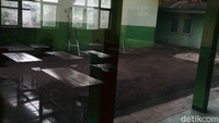 Kebijakan libur ini diberlakukan agar anak-anak tetap dirumah dan tidak  tertular atau menularkan virus corona.