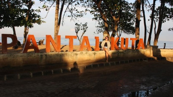 Pantai Kuta di Bali.