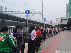 Kebijakan Bikin Penumpang Antre, MRT Jelaskan Risiko Penularan di Ruang Ber-AC