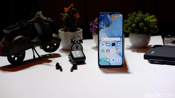 Ukuran layarnya sendiri 6,4 inch dengan resolusi Full HD dan rasio 20:9. Foto: Adi Fida Rahman/detikINET