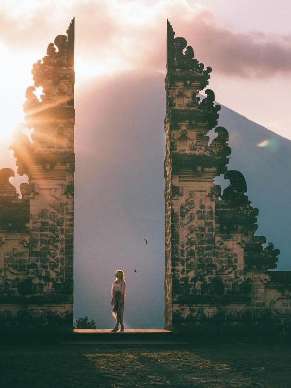 Setelah sempat bimbang, dia memutuskan untuk menjadi kerja penuh sebagai traveler. beberapa bulan kemudian dia berjumpa dengan jack di Fiji (Instagram Lauren Bullen) Setelah sempat bimbang, dia memutuskan untuk menjadi kerja penuh sebagai traveler. beberapa bulan kemudian dia berjumpa dengan jack di Fiji (Instagram Lauren Bullen)