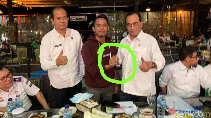 Viral pria tertular Corona usai salam komando dengan Menhub Budi ternyata hoax belaka (dok. Istimewa)