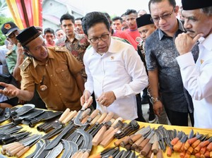 Tekan Laju Impor, Kemendes Ingin Tingkatkan Produksi Cangkul Lokal