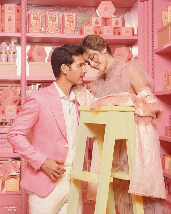 Seperti inilah kemesraan Jessica Iskandar dan Richard Kyle yang baru saja mengumumkan penundaan pernikahan mereka. Jessica dan Richard seharusnya menggelar pernikahan pada 22 Maret 2020 di Bandung dan 11 April 2020 di Bali. Foto: Instagram @inijedar