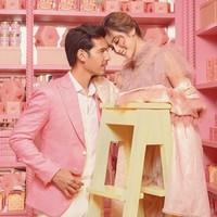 Seperti inilah kemesraan Jessica Iskandar dan Richard Kyle yang baru saja mengumumkan penundaan pernikahan mereka. Jessica dan Richard seharusnya menggelar pernikahan pada 22 Maret 2020 di Bandung dan 11 April 2020 di Bali. Foto: Instagram @inijedar