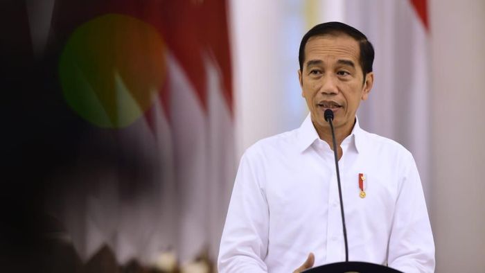 Jokowi Presiden Jokowi menggelar konferensi pers di Istana Bogor mengenai penanganan virus corona Covid-19.