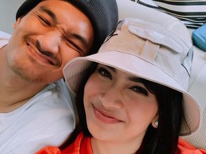 Suami: Vanessa Angel Sedang Stres saat Ini!