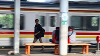 Wilayah KRL 2 yakni rute Bogor-Depok-Jakarta Kota disebut-sebut punya risiko kontaminasi yang tinggi penyebaran virus corona.