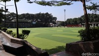 Taman yang biasanya ramai oleh warga kini tampak sepi.