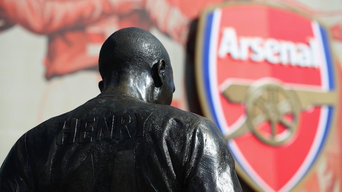 LONDON, ENGLAND - MARCH 13:  The Thierry Henry statue is seen prior to the Emirates FA Cup sixth round match between Arsenal and Watford at Emirates Stadium on March 13, 2016 in London, England.  (Photo by Richard Heathcote/Getty Images)