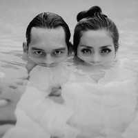 Sebelum mengumumkan secara resmi penundaan pernikahannya, Jessica Iskandar sempat curhat rasa sedihnya karena hari bahagianya kembali mundur. Wedding pertama cancel, masa sekarang cancel juga? 🙈😭, kata Jessica yang pernah menikah dengan pria berkebangsaan Jerman, Ludwig Franz Willibald. Wedding pertama cancel yang dimaksud Jessica adalah pernikahannya dengan Ludwig yang dibatalkan oleh mantan suaminya tersebut. Foto: Instagram @inijedar