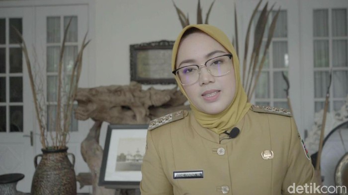 Bupati Purwakarta Anne