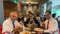 Terkenanya virus corona yang dialami oleh Menteri Budi Karya tersebut diyakini terjadi ketika pada 1 - 2 Maret lalu ia menjemput awak kapal Diamond Princess yang di dalamnya terdapat penumpang positif corona dari Jepang. Foto: Instagram @budikaryas