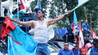 Jika dari aksi unjuk rasa damai ini tidak membuahkan hasil positif, para buruh akan melakukan aksi mogok bekerja dalam waktu yang tidak ditentukan. 