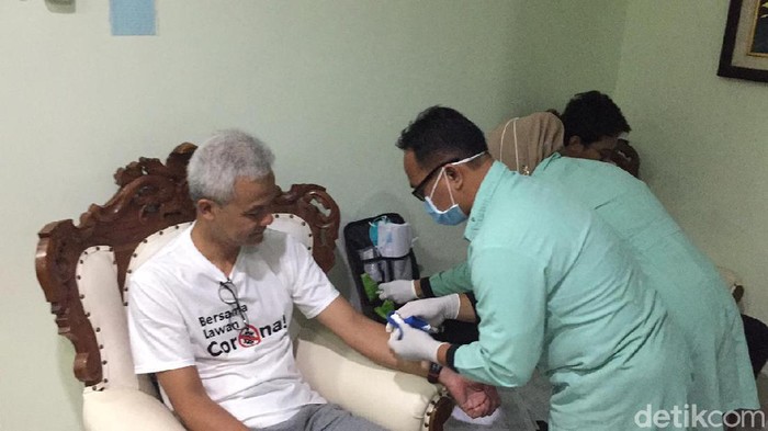 Gubernur Jateng, Ganjar Pranowo cek kesehatan, Senin (16/3/2020).